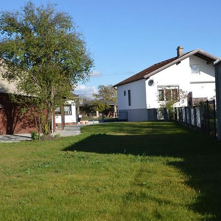 Kinderlachen Garantiert Lutzmannsburg Bagian luar foto