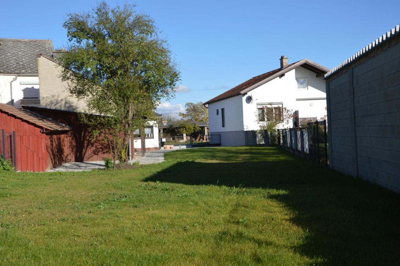 Kinderlachen Garantiert Lutzmannsburg Bagian luar foto